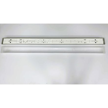Por- és páramentes falon kívüli fénycsöves lámpatest, EVG, 1x35W, 1120x20mm (HASZNÁLT)